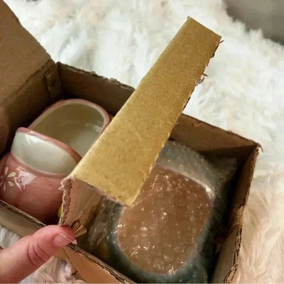 VW convertible, bug planters.‎ New - Picture 3 of 11